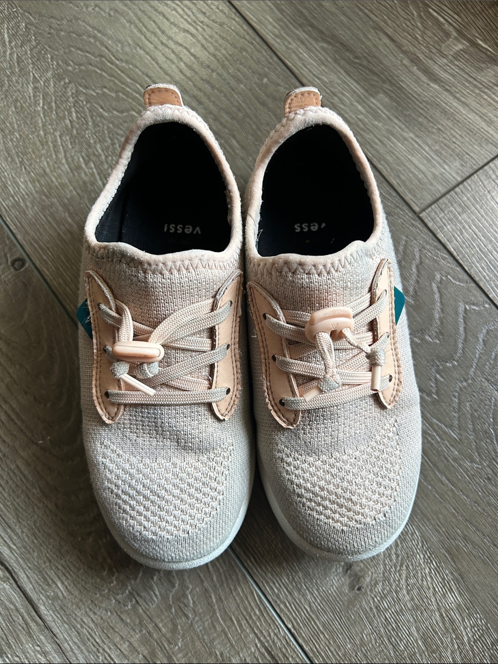 Vessi Kids Weekend Sneaker size 13